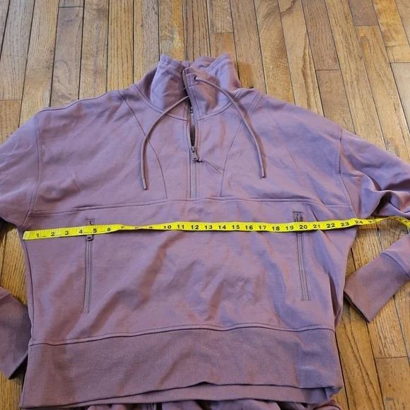 Women's Old Navy Mauve Dynamic Fleece 1/4 Zip Top Shorts set L/XL - Picture 3 of 3